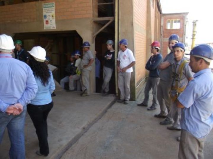 Resgate em espaço confinado / prática - Sgt. Fonseca