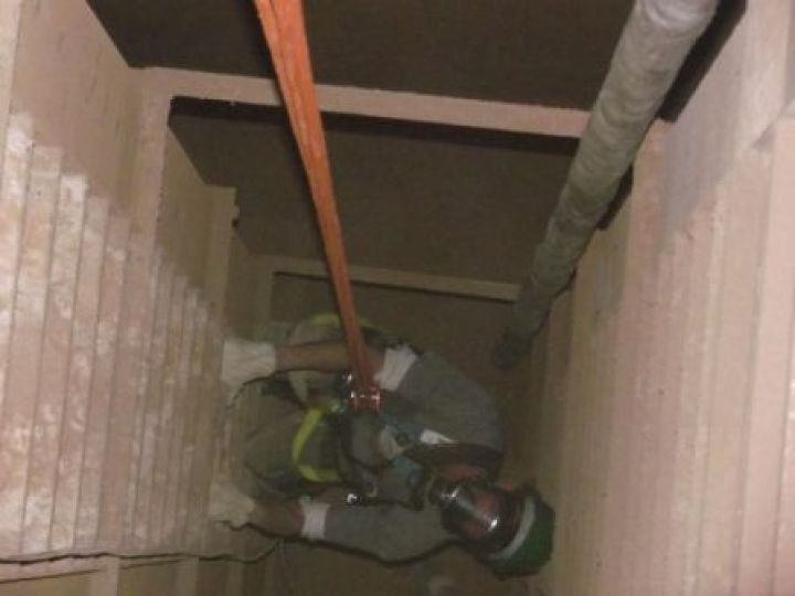Resgate em espaço confinado / prática - Sgt. Fonseca